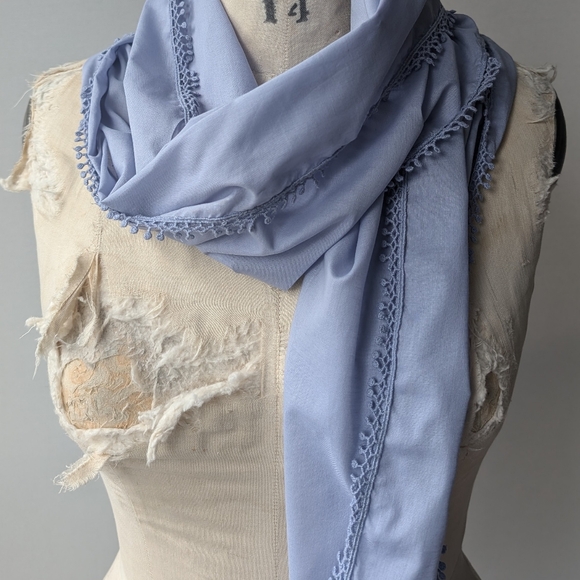 Lavender Cotton Scarf with Lace/Bobble Trim - Picture 3 of 3